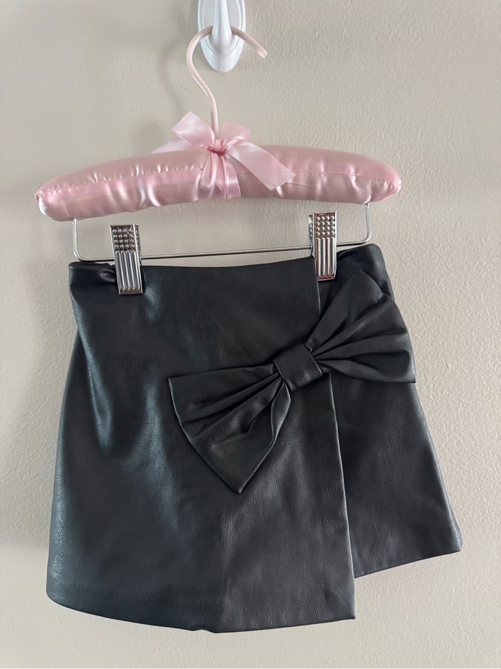 Zara little girls Black Faux Leather Mini Skort with Bow Detail